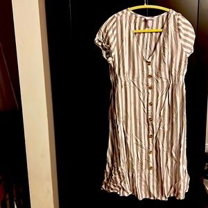 Tan and cream maternity dress